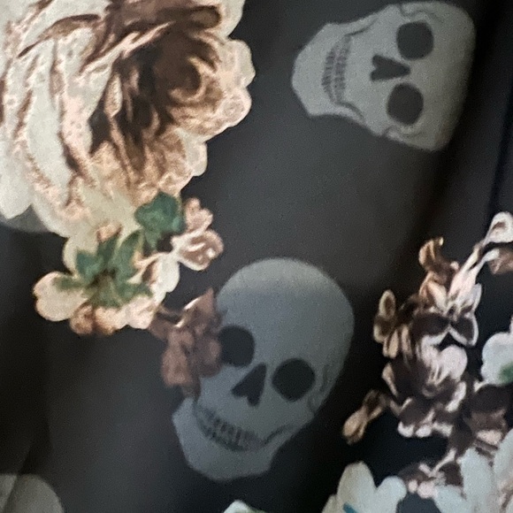 Blouse from torrid. Size 3. Euc worn once - Picture 3 of 5